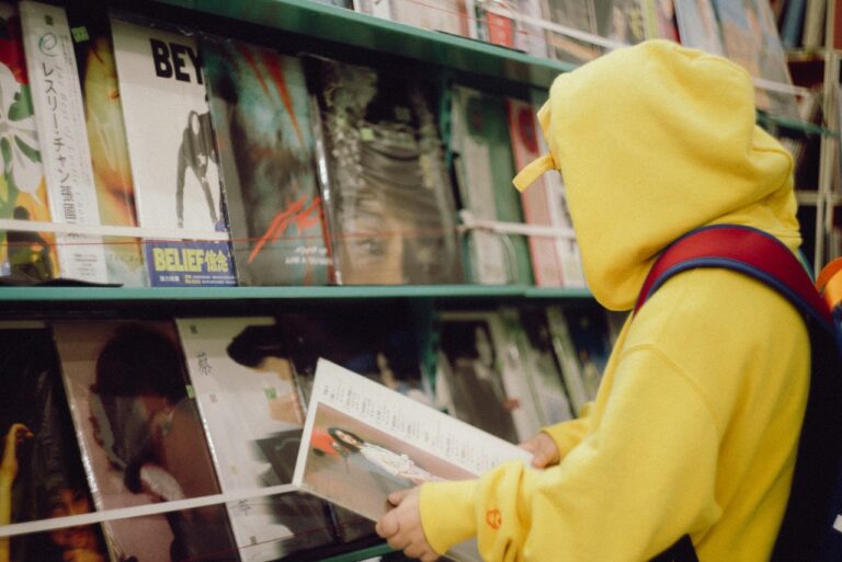 Vinyl_shopping